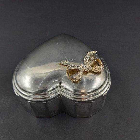 Zinc Alloy Silver Plated Heart Shaped Trinket Box with Gold  Bow 4 x 4 x 2 inch - Picture 4 of 14